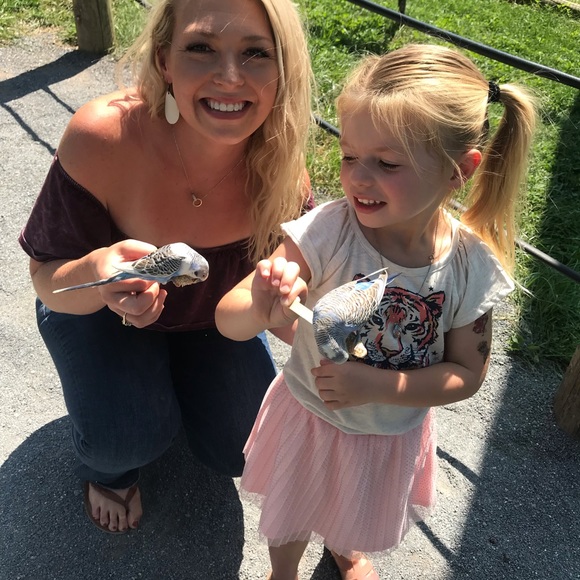 Meet your Posher, Tori. - Picture 6 of 6